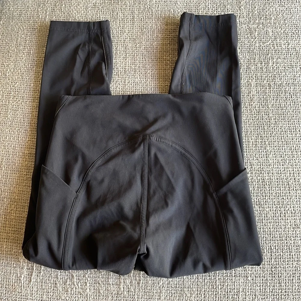 LIKE NEW LULULEMON Leggings! - Picture 10 of 11